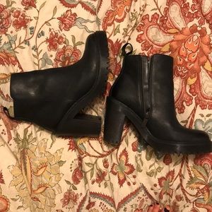 Dr. Martens Magdalena Boot BRAND NEW!